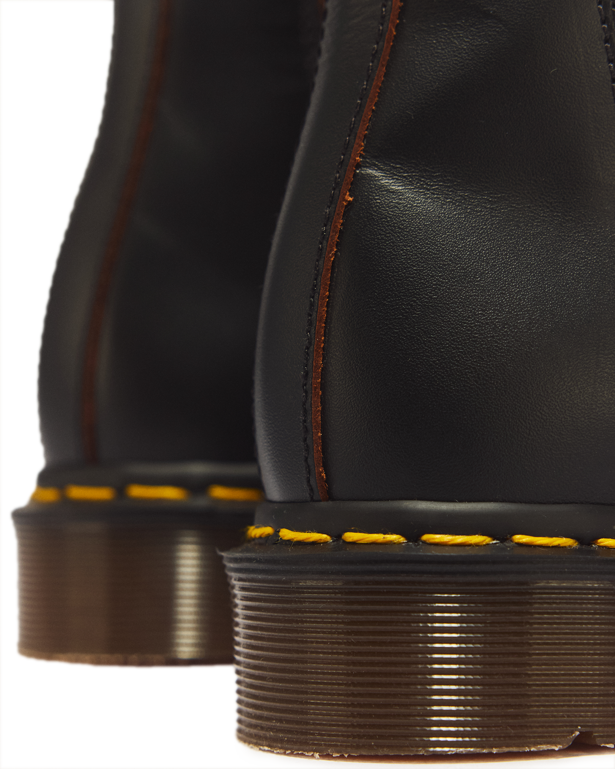 2976 Vintage Made In England Chelsea Boots in England Chelsea Boots in Black