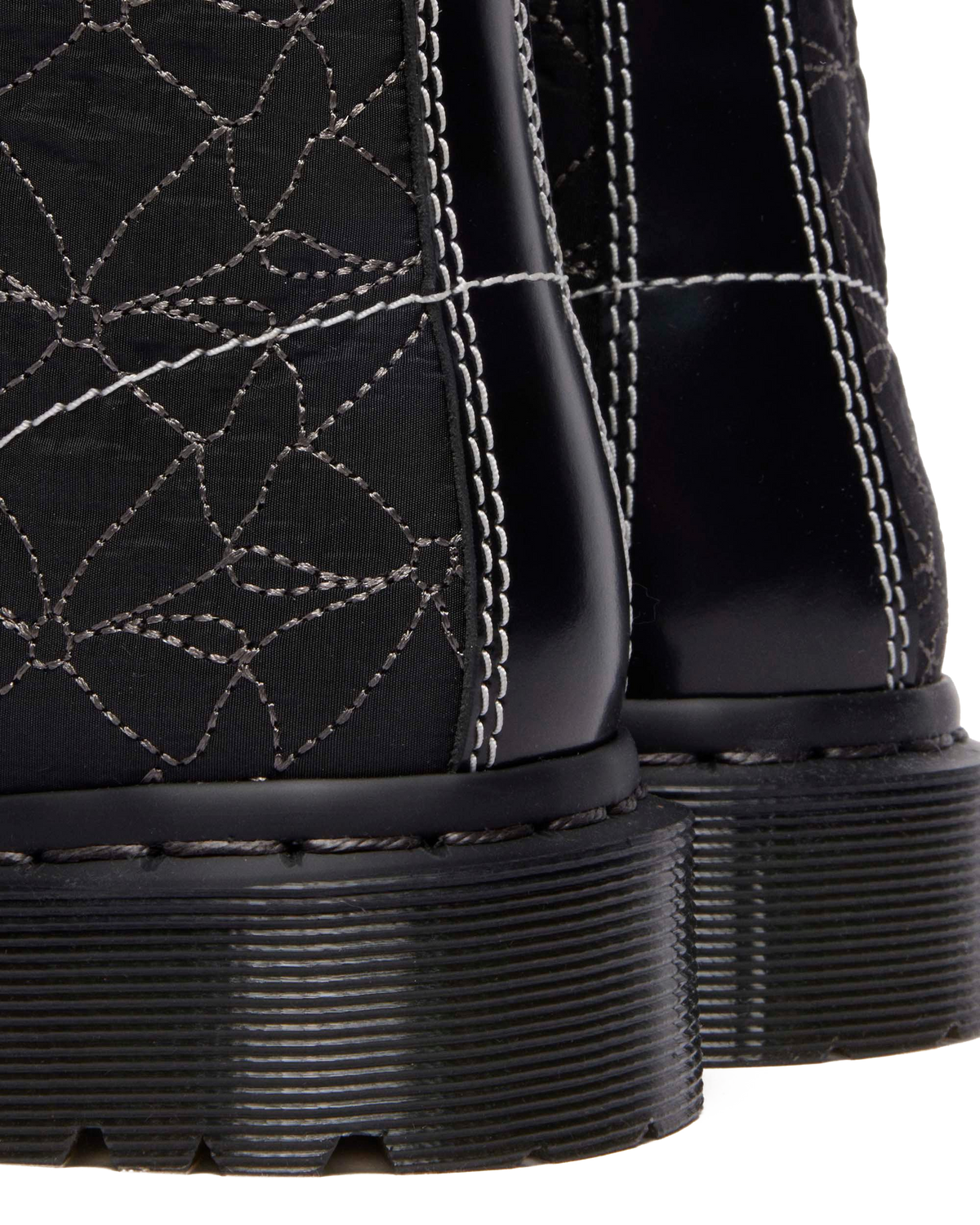 1460 FRILL in Black