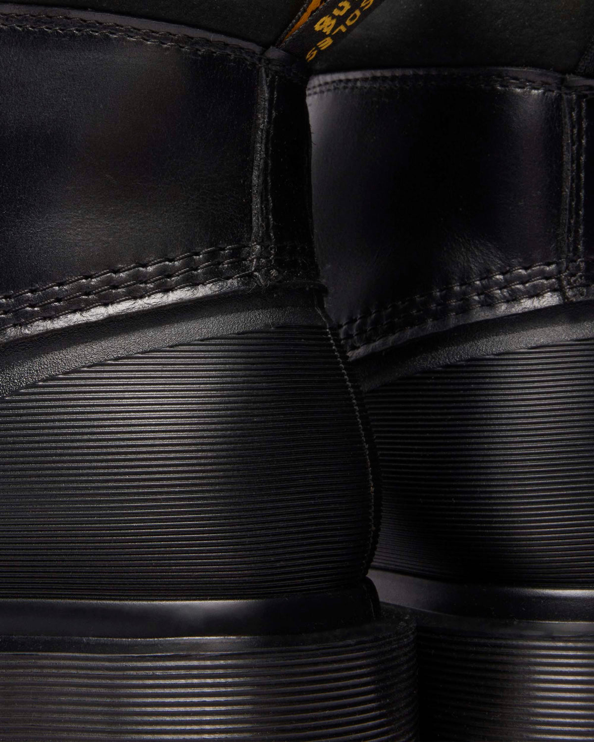 939 SUB FLEECE LINED LEATHER ANKLE BOOTS in Black