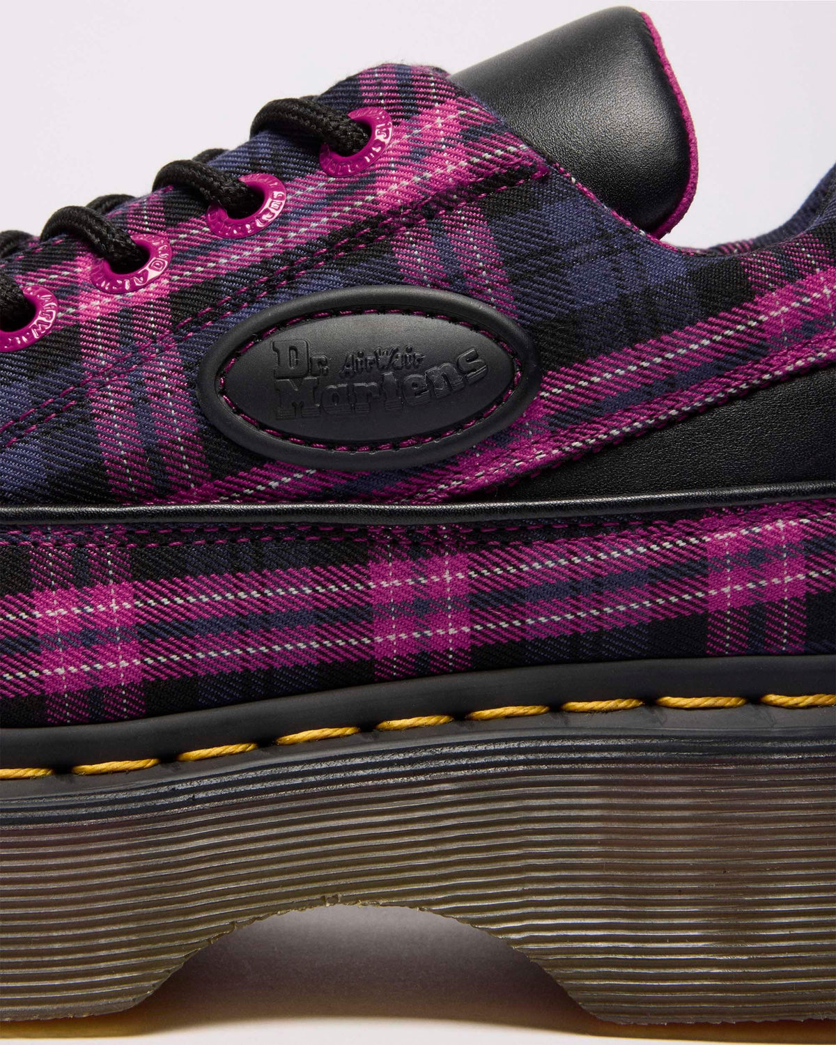 BUZZ 5I in Black+pink Multi