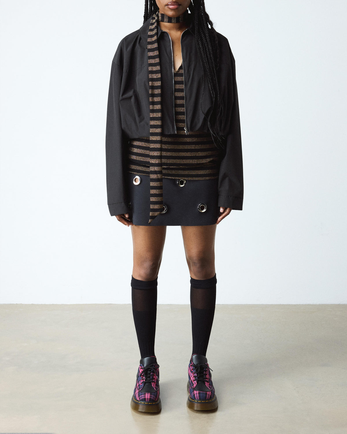 BUZZ 5I in Black+pink Multi