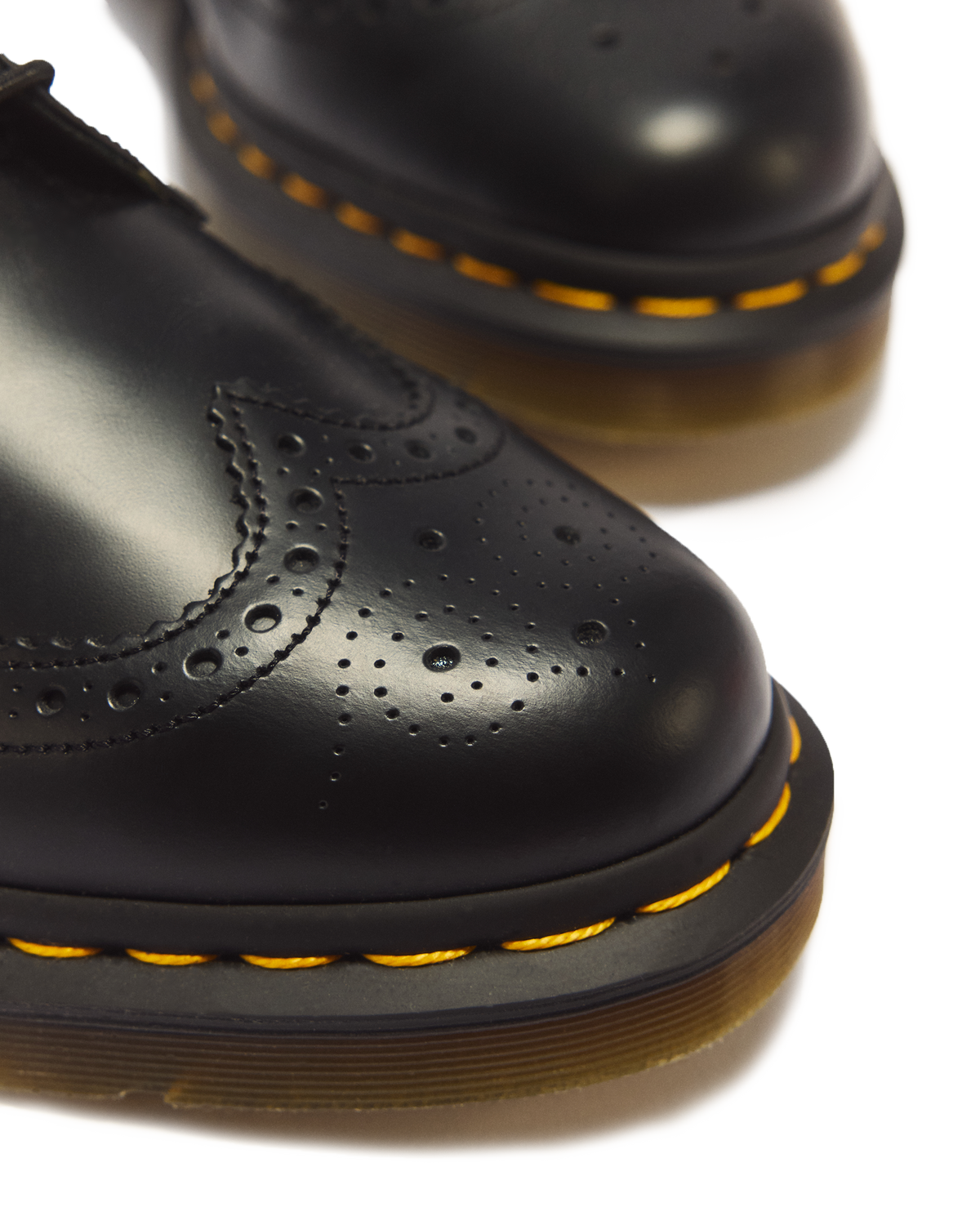 3989 Yellow Stitch Smooth Leather Brogue Shoes in Black