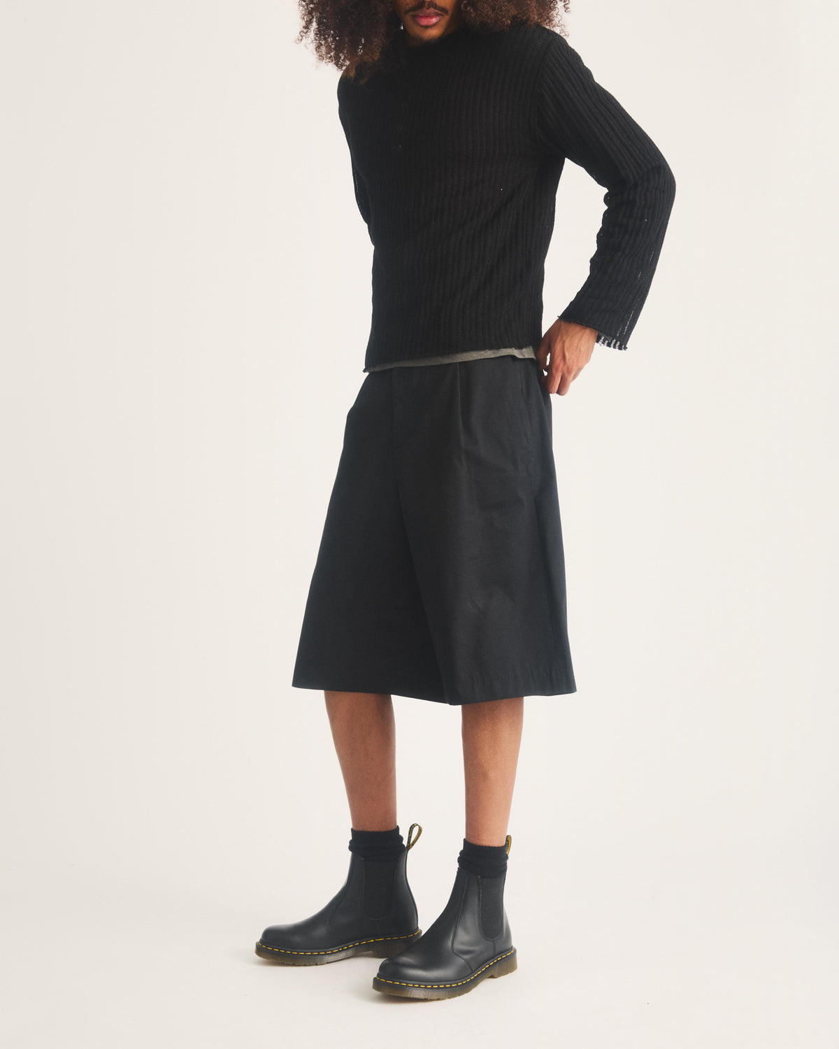 2976 Yellow Stitch Smooth Leather Chelsea Boots in Black