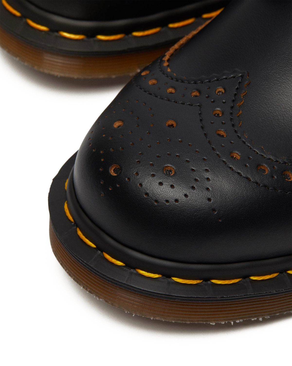 3989 Vintage Made In England Brogue Shoes in Black