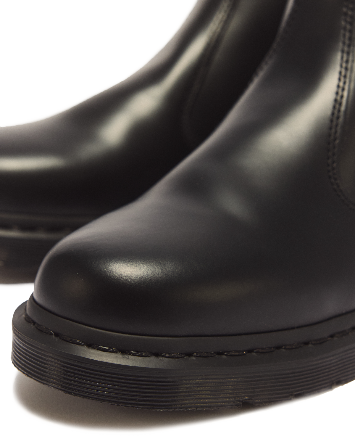 2976 Mono Smooth Leather Chelsea Boots in Black