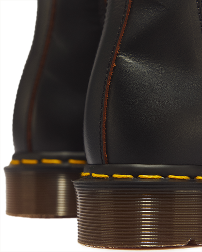 2976 Vintage Made In England Chelsea Boots in England Chelsea Boots in Black