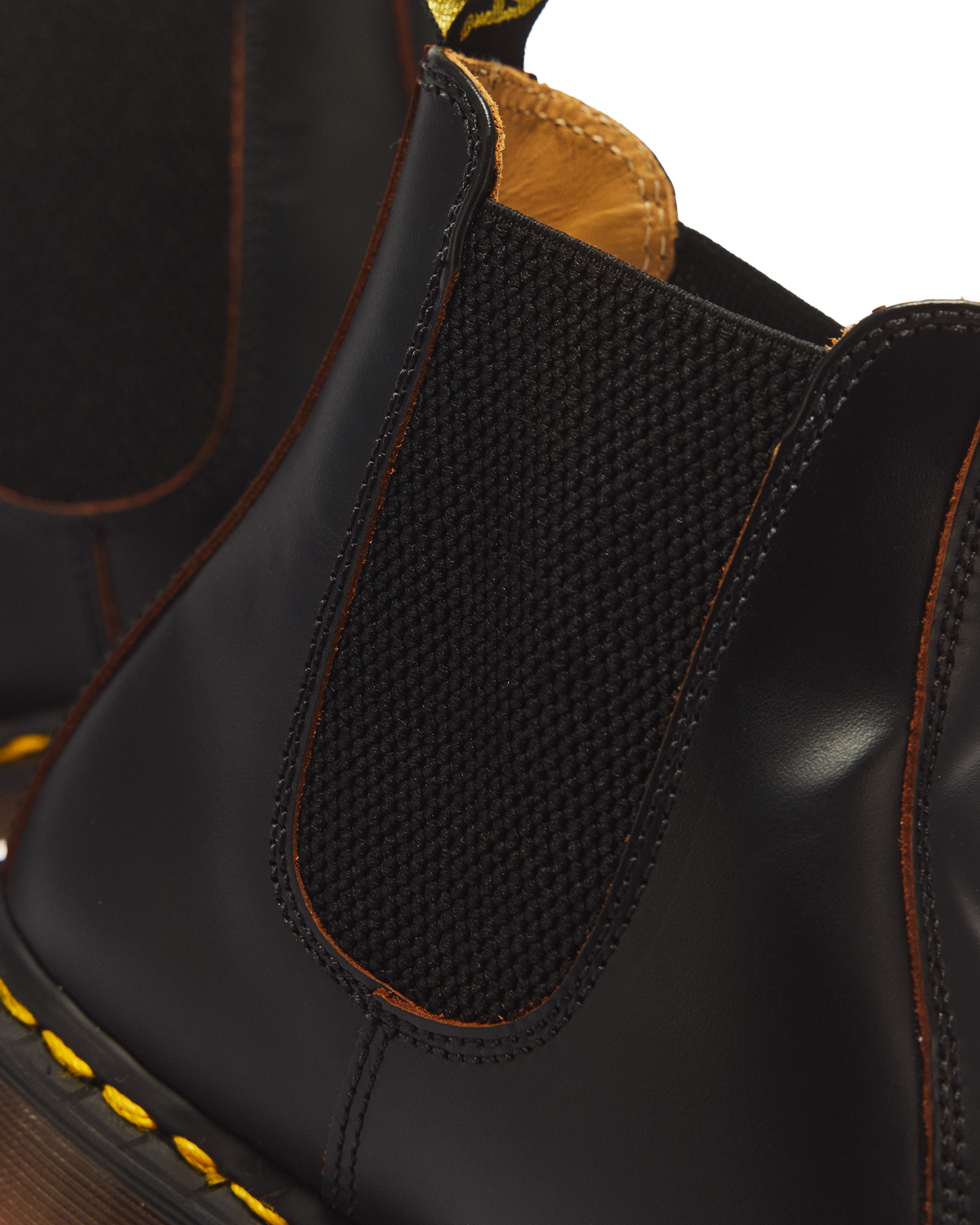 2976 Vintage Made In England Chelsea Boots in England Chelsea Boots in Black