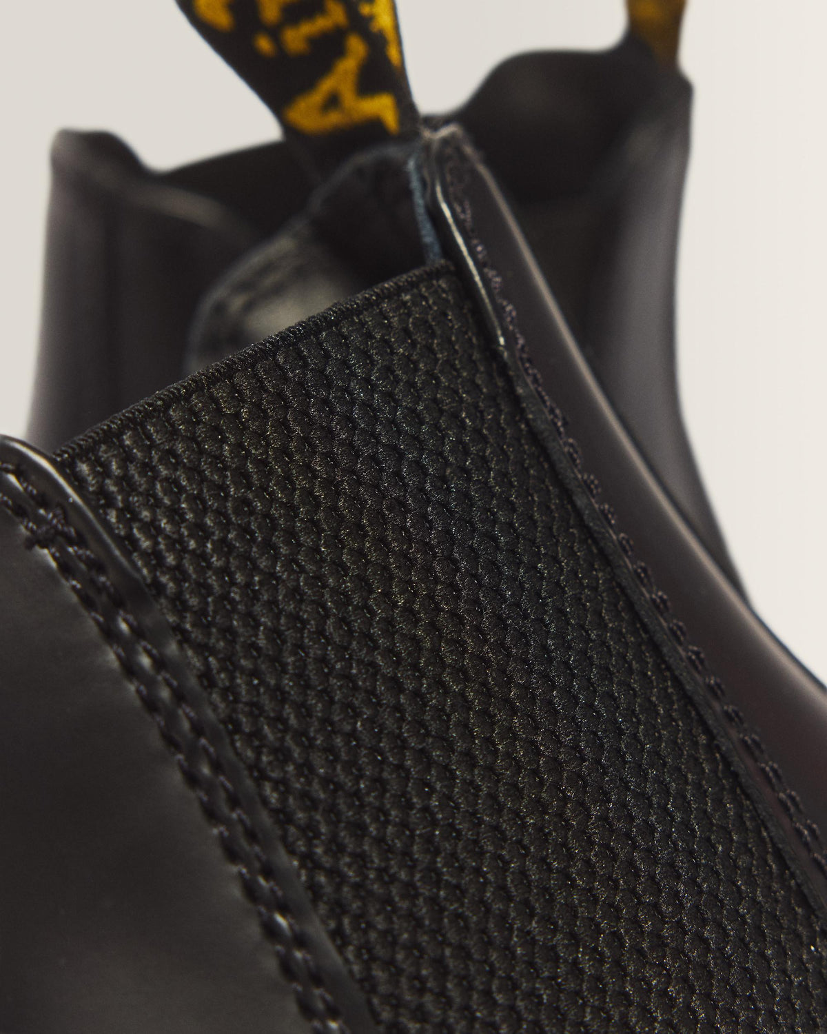 2976 Bex Smooth Leather Chelsea Boots in Black