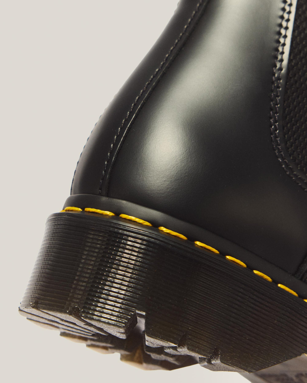 2976 Bex Smooth Leather Chelsea Boots in Black