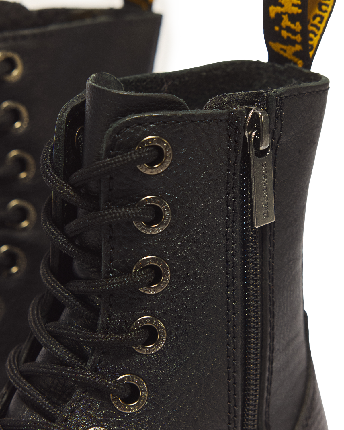 Jadon III Boot Pisa Leather Platforms in Black