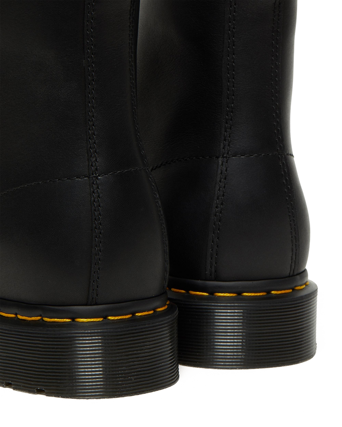 1460 Warmwair Leather Lace Up Boots in Black