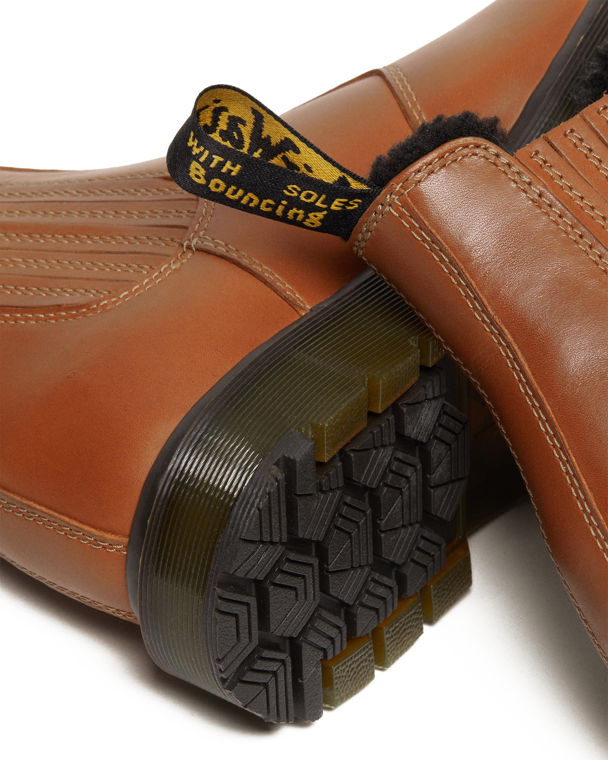 2976 DM's Wintergrip Leather Chelsea Boots in Tan