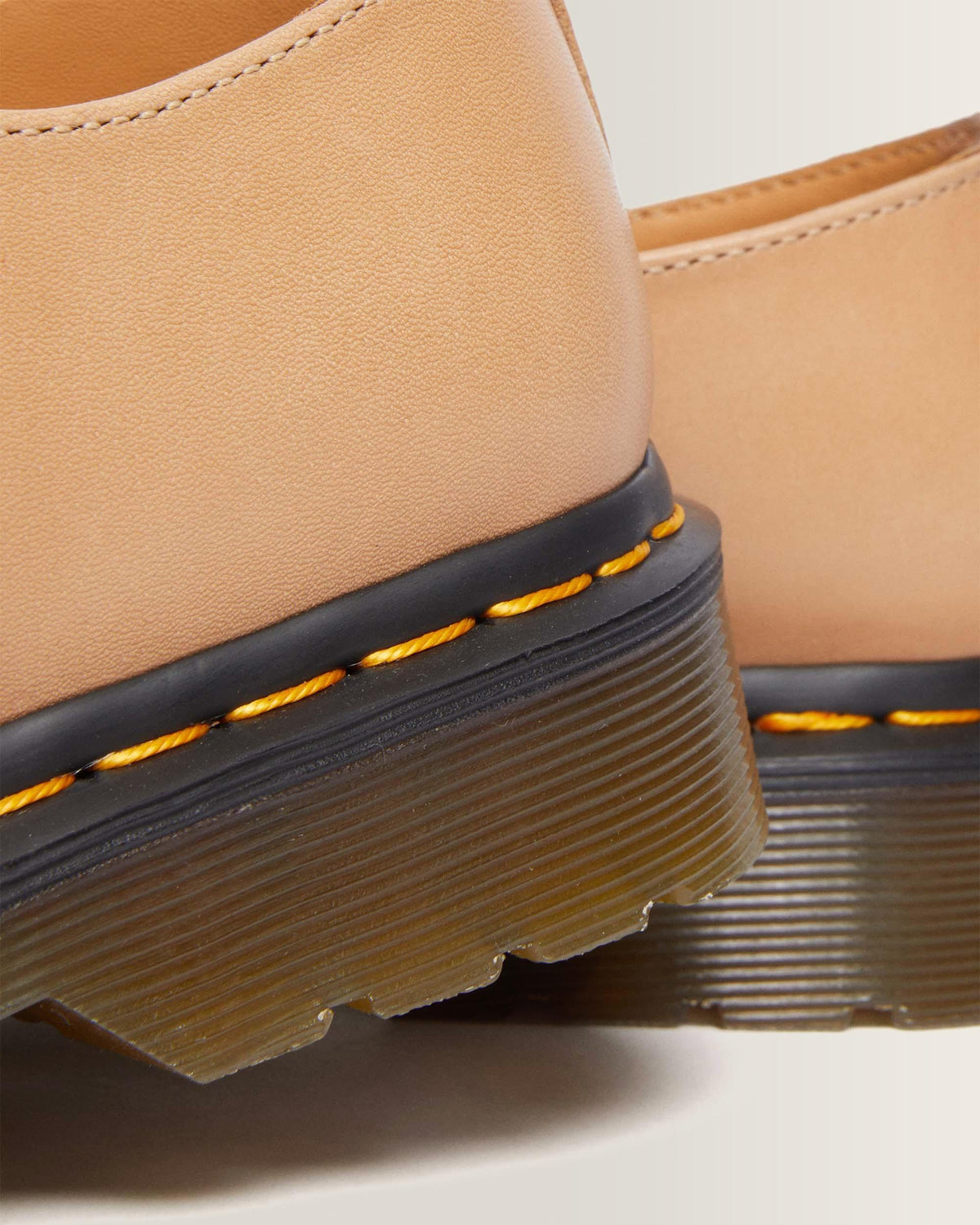 1461 Carrara Leather Oxford Shoes in Beige