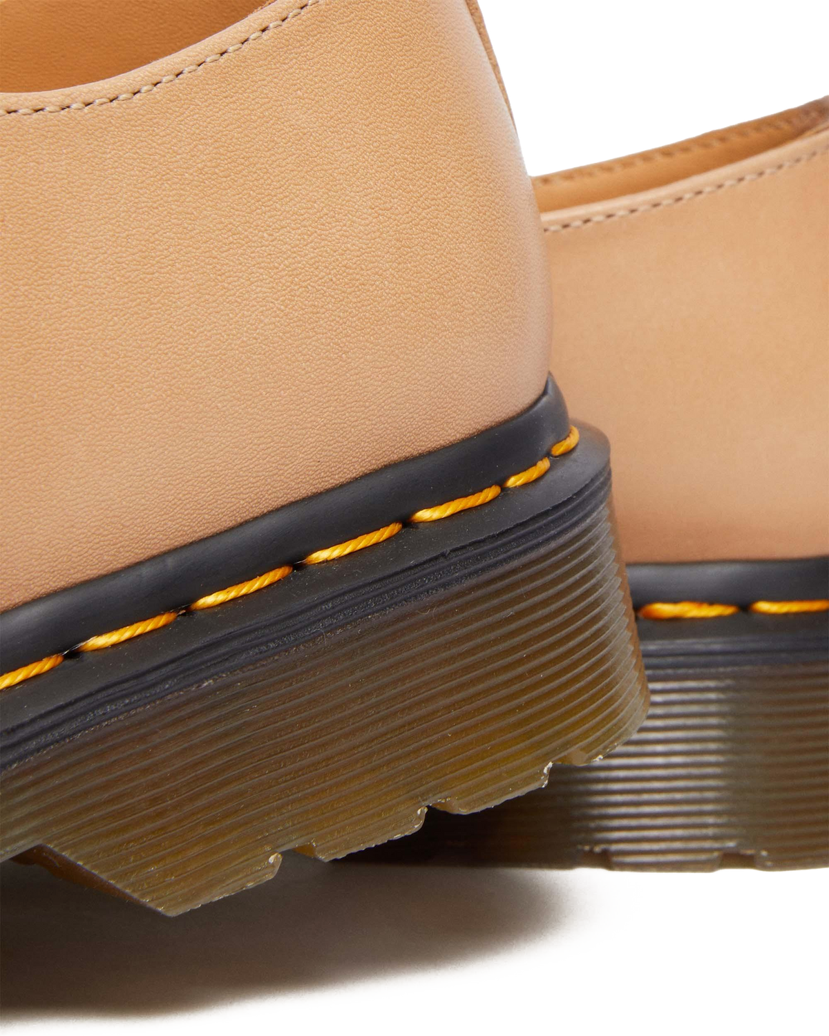 1461 Carrara Leather Oxford Shoes in Beige
