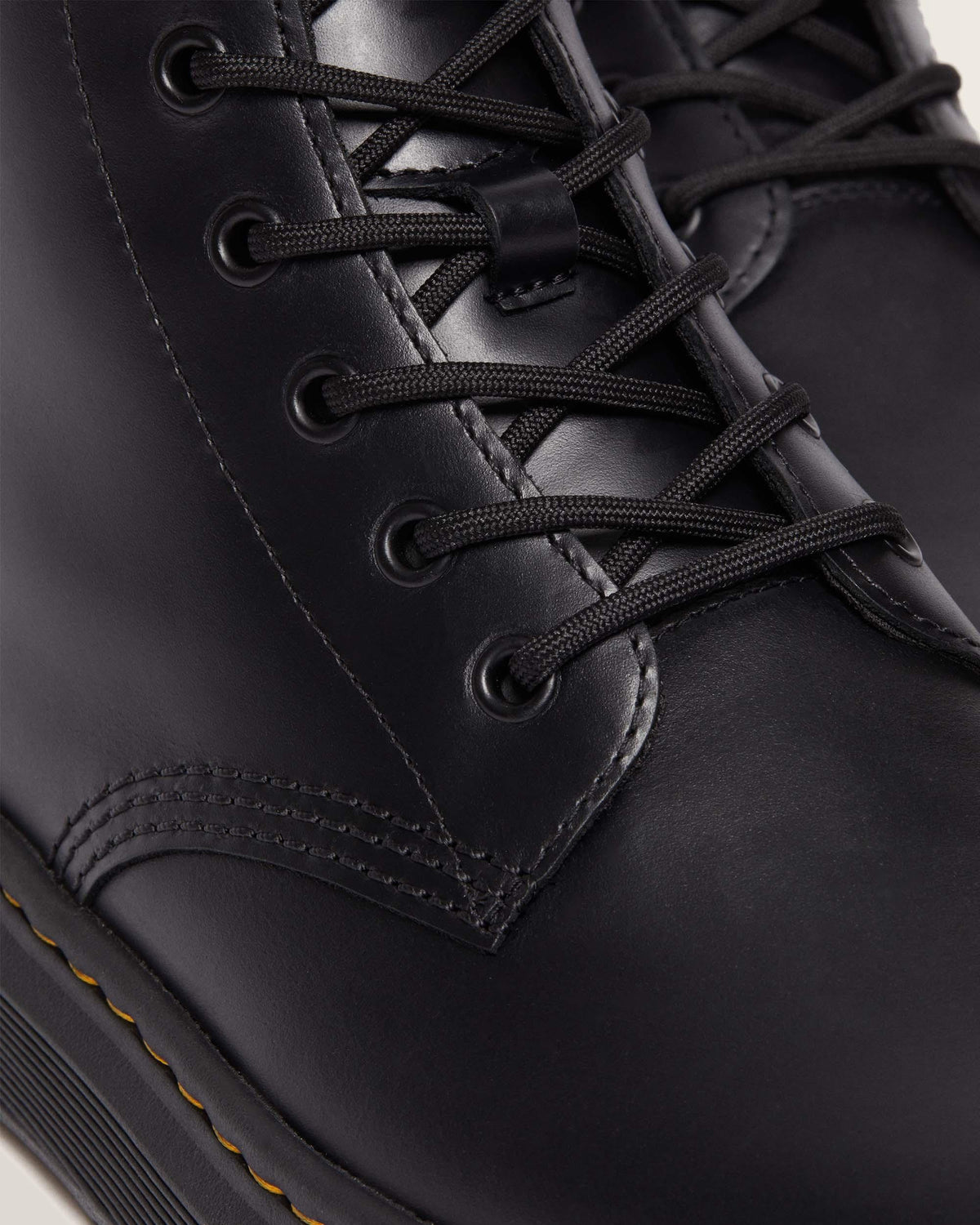 Crewson Chukka Lace Up Leather Boots in Black