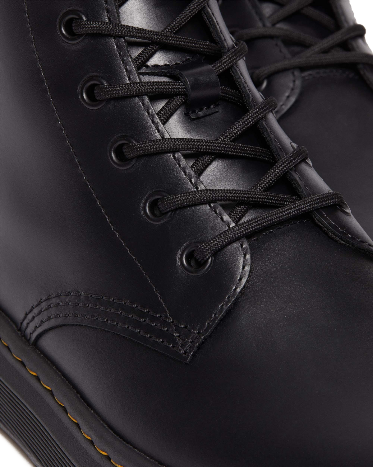 Crewson Chukka Lace Up Leather Boots in Black