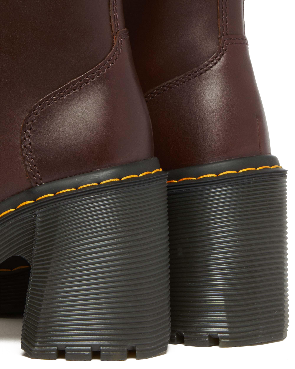 Jesy Dark Brown Classic Pull Up in Dark Brown