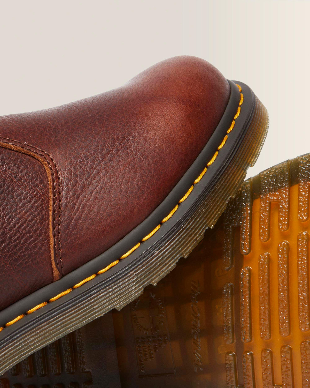 2976 Ambassador Leather Chelsea Boots in Cashew