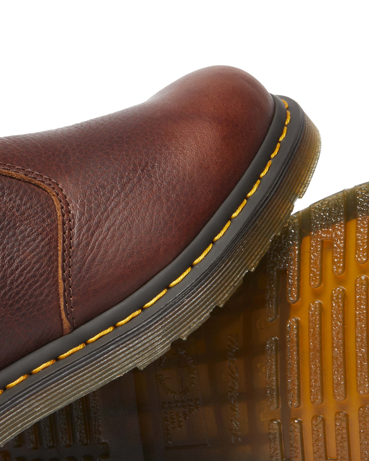 2976 Ambassador Leather Chelsea Boots in Cashew