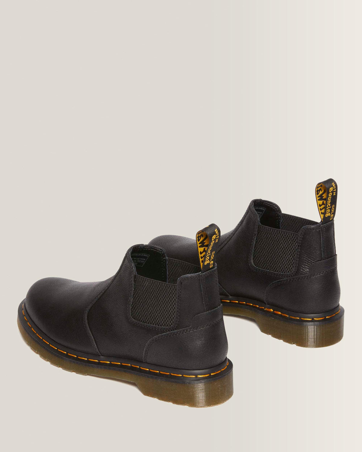 2976 Lo Rogue Leather Chelsea Boots in Black