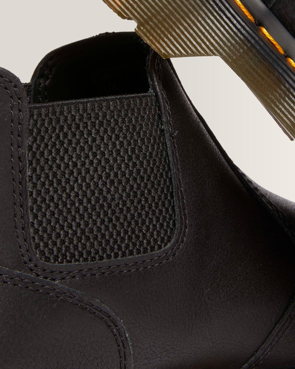 2976 Lo Rogue Leather Chelsea Boots in Black