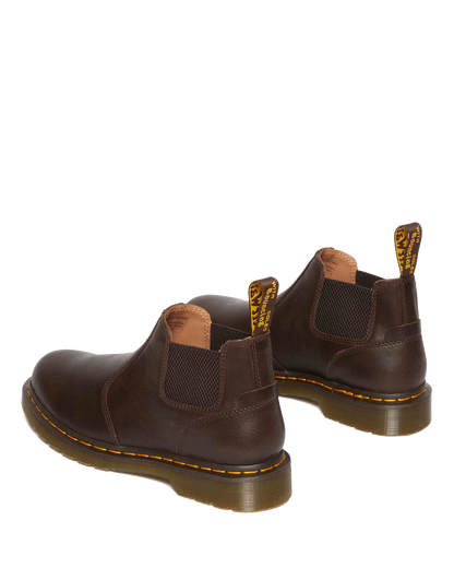 2976 Lo Rogue Leather Chelsea Boots in Brown