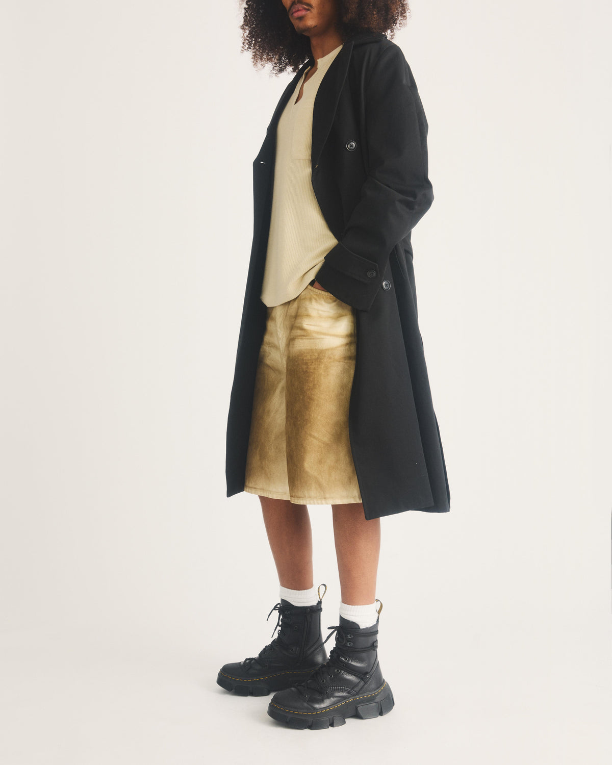 DMXL 8-eye leather boots in Black