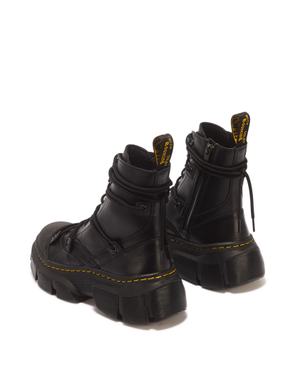 DMXL 8-eye leather boots in Black
