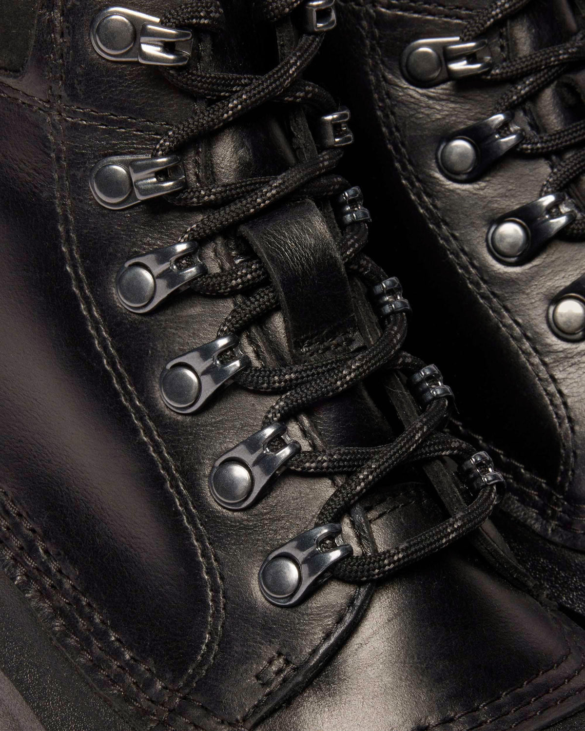939 SUB FLEECE LINED LEATHER ANKLE BOOTS in Black