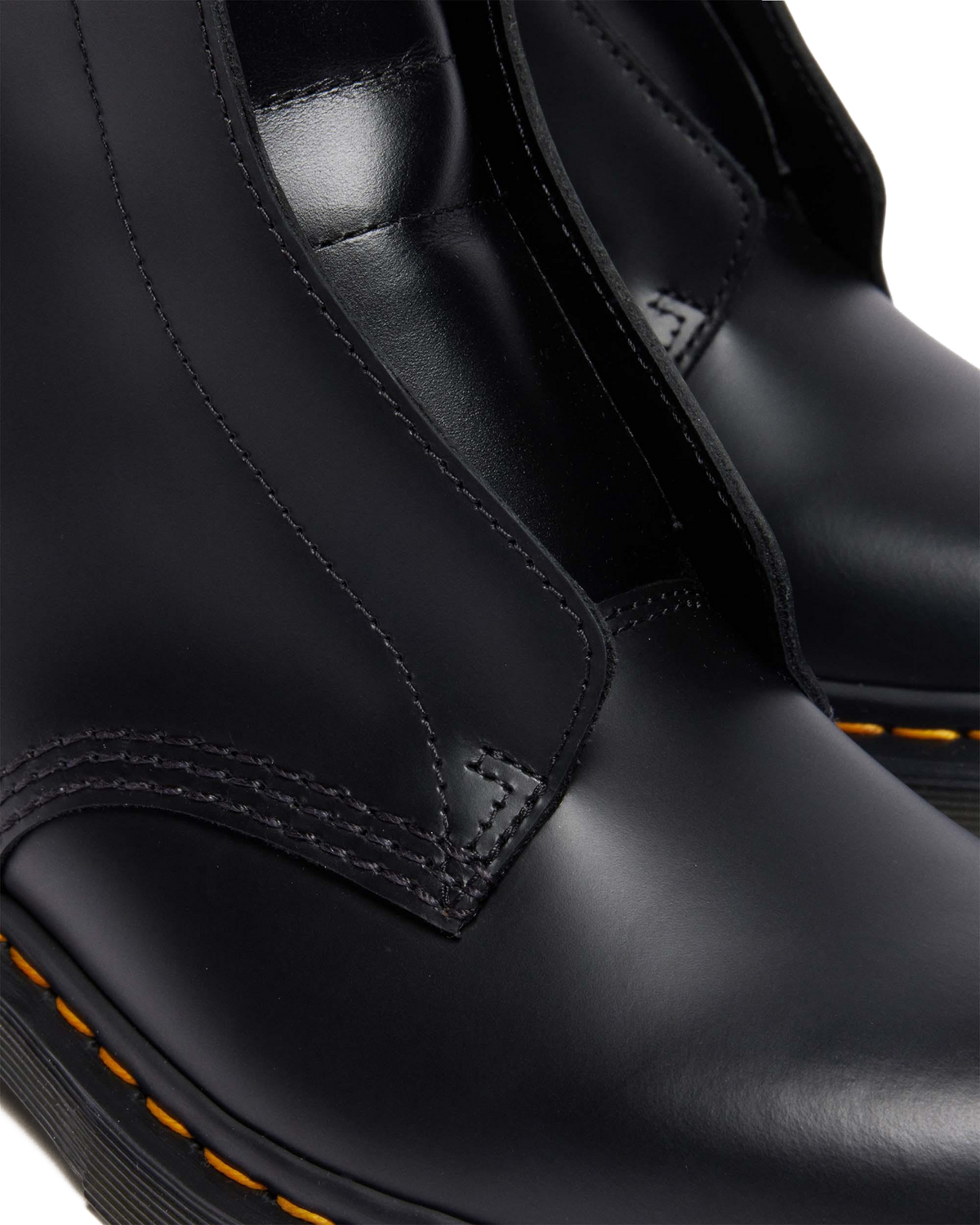 1460 LACELESS in Black