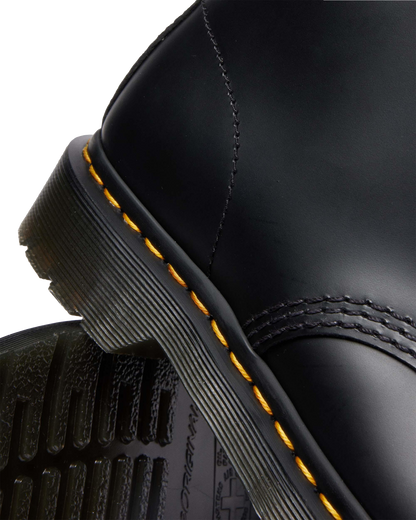 1460 LACELESS in Black