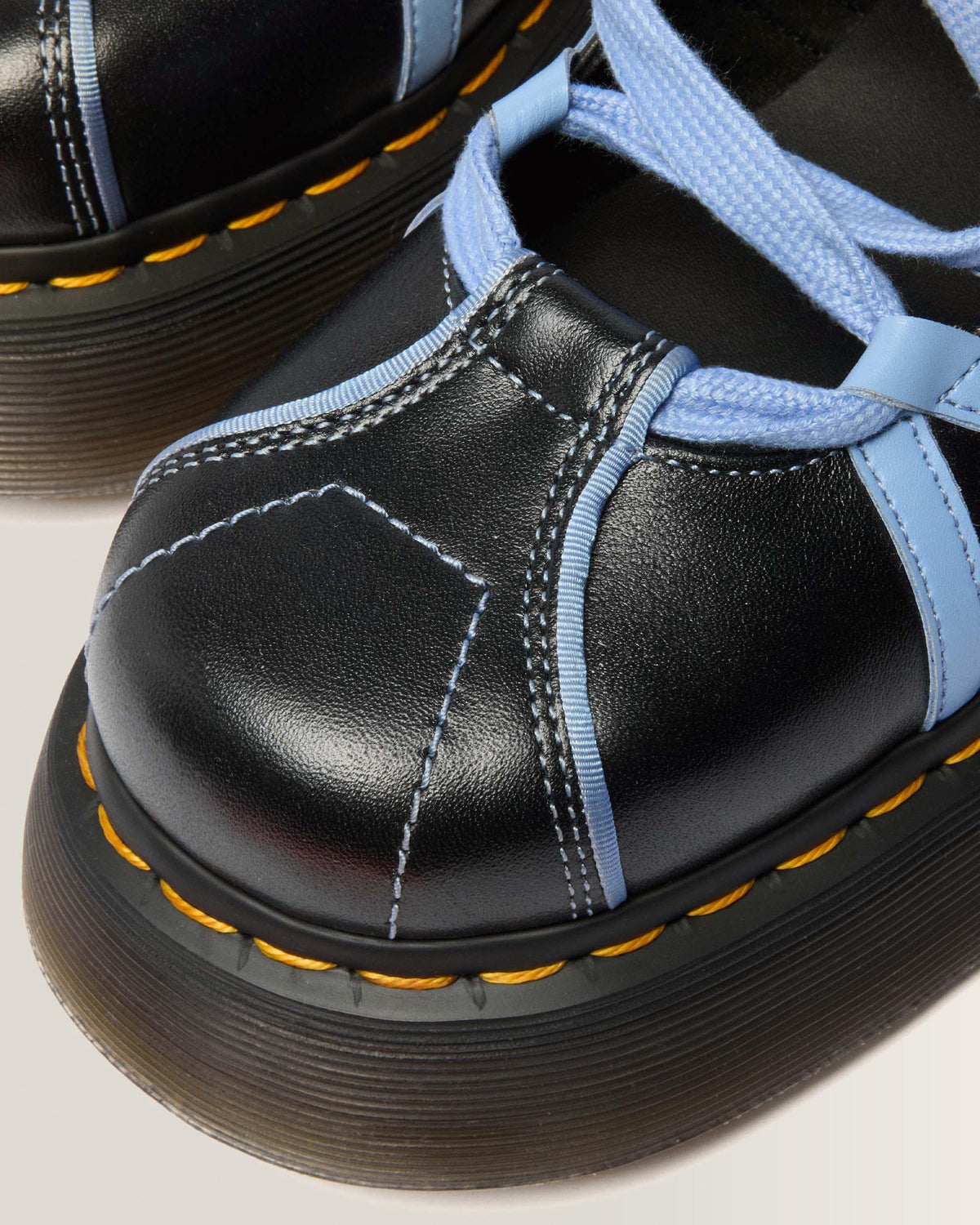 Buzz Ballerina Gloss Leather Shoes in Black