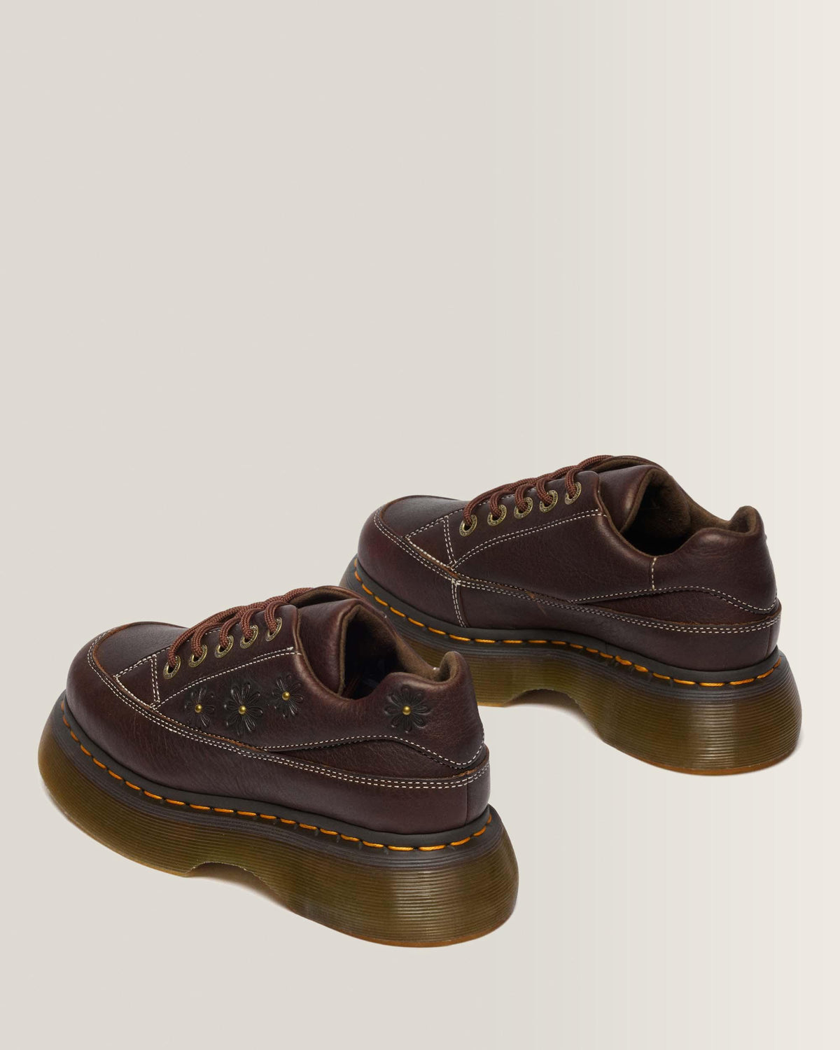 Buzz 5-Eye Flower Grizzly Leather Shoes in Dark Brown